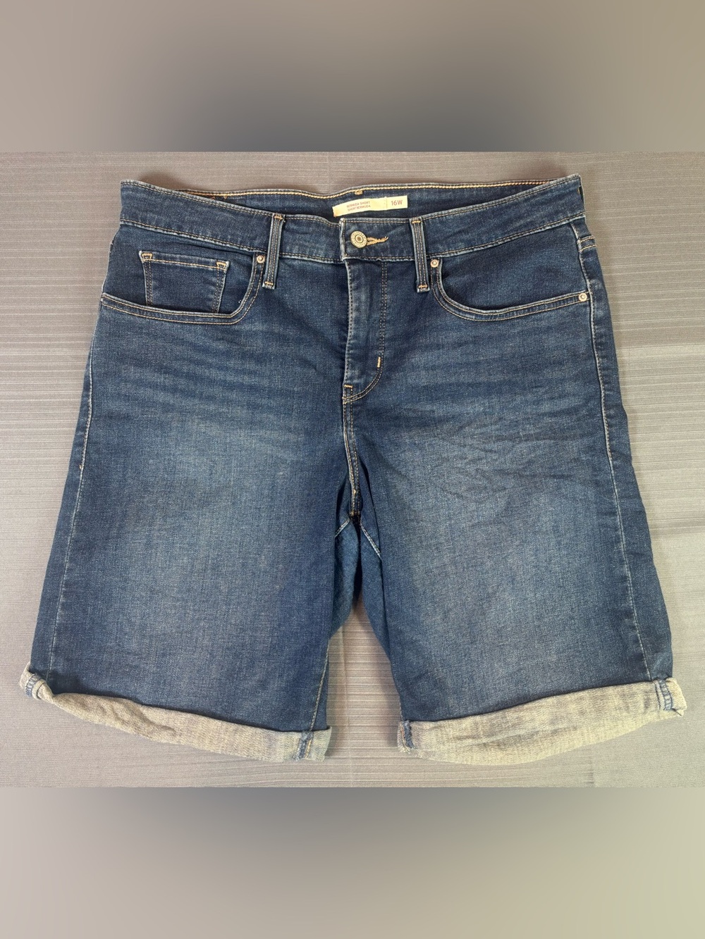 Levi’s Bermuda Shorts Women’s 16W Plus Size Dark Wash Rolled Cuff Stretch Denim